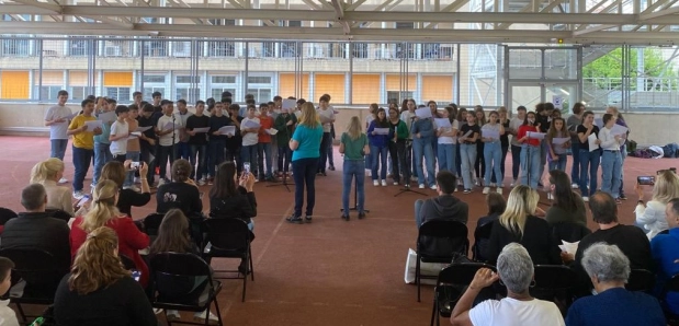 Haut les chœurs ! Les élèves de l’EPI Chorale du Collège Charles III ont été époustouflants !